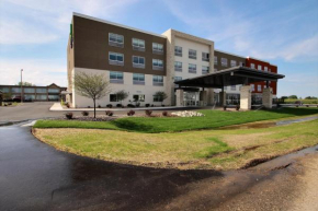  Holiday Inn Express & Suites Fond Du Lac, an IHG Hotel  Фонд Дю Лак